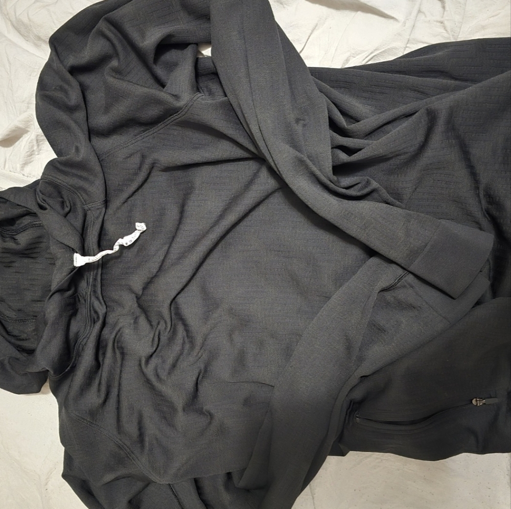 Mens large Lululemon hoodie